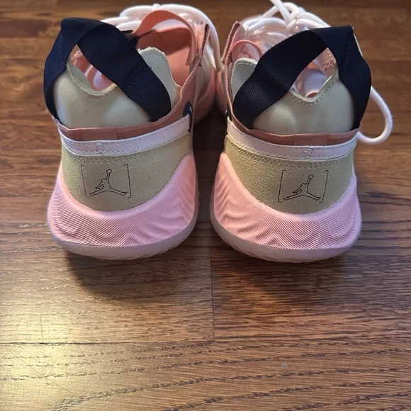 Jordan Delta Breathe Sneakers men’s 8, women’s 9.5